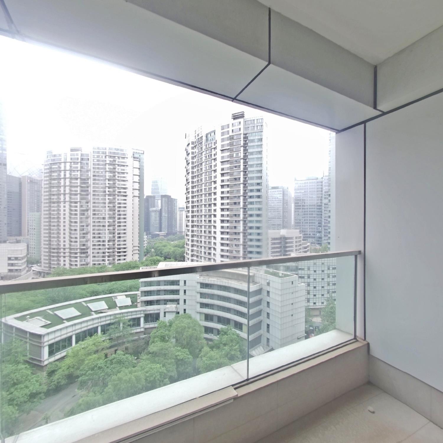 新城国际3500万元4室2厅3卫1阳台出售 送超大阳台